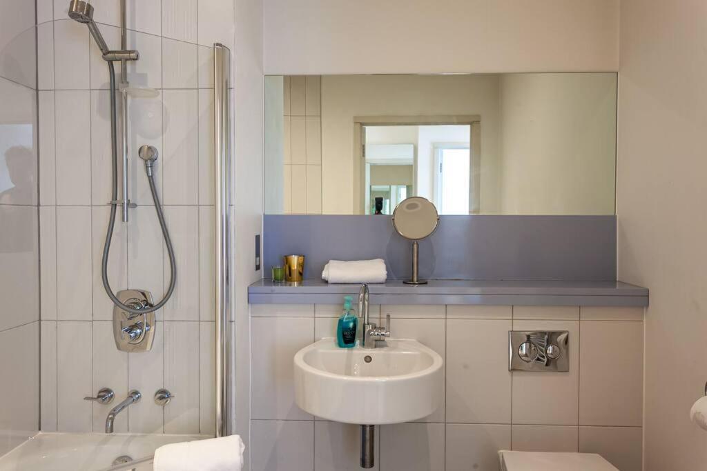 Iconic Luxury Manchester Apartment エクステリア 写真